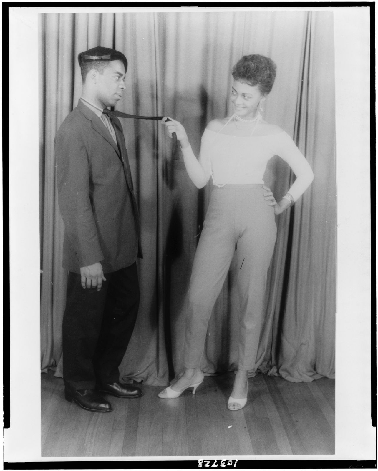 File:Portrait of Ethel Ayler and Melvin Stewart, as Zirata and Simple (respectively) in "Simply heavenly" by Langston Hughes LCCN2004662536.jpg