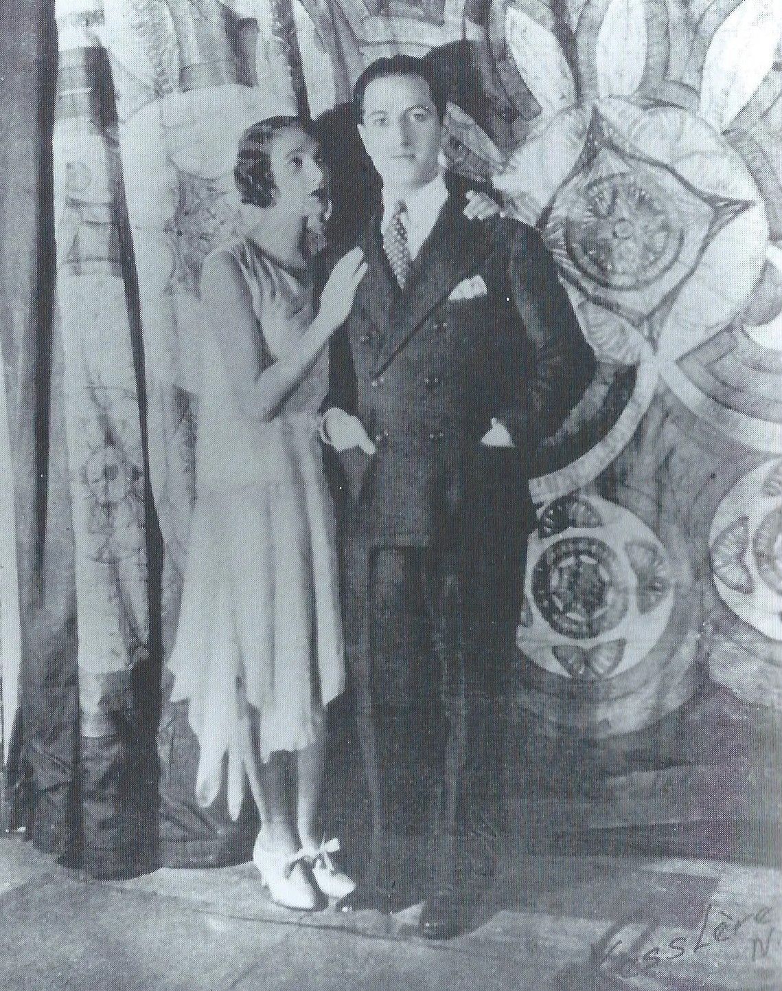 File:Gertrude Lawrence-Paul Frawley in Treasure Girl.jpg