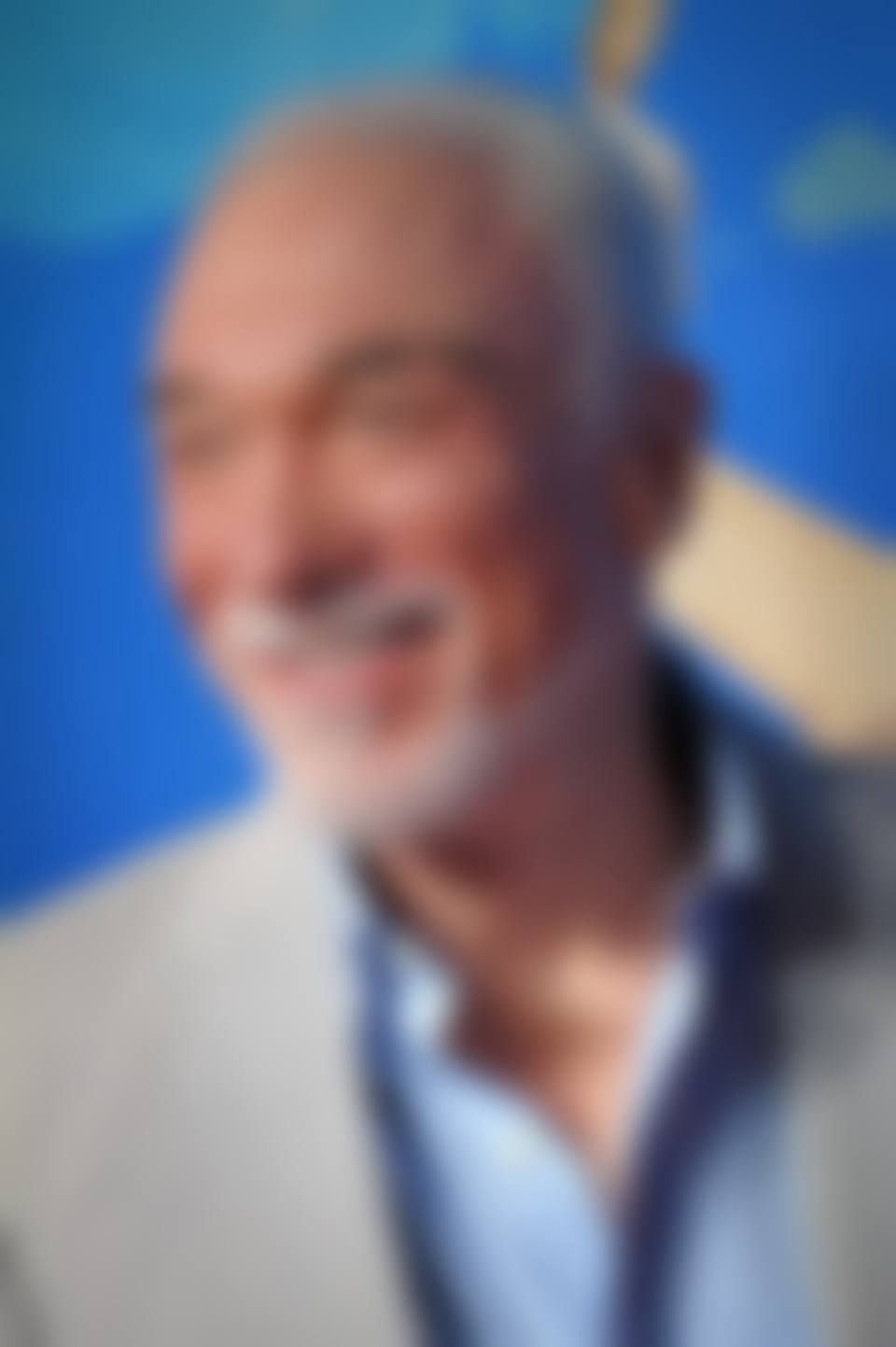 Patrick Page, blurred