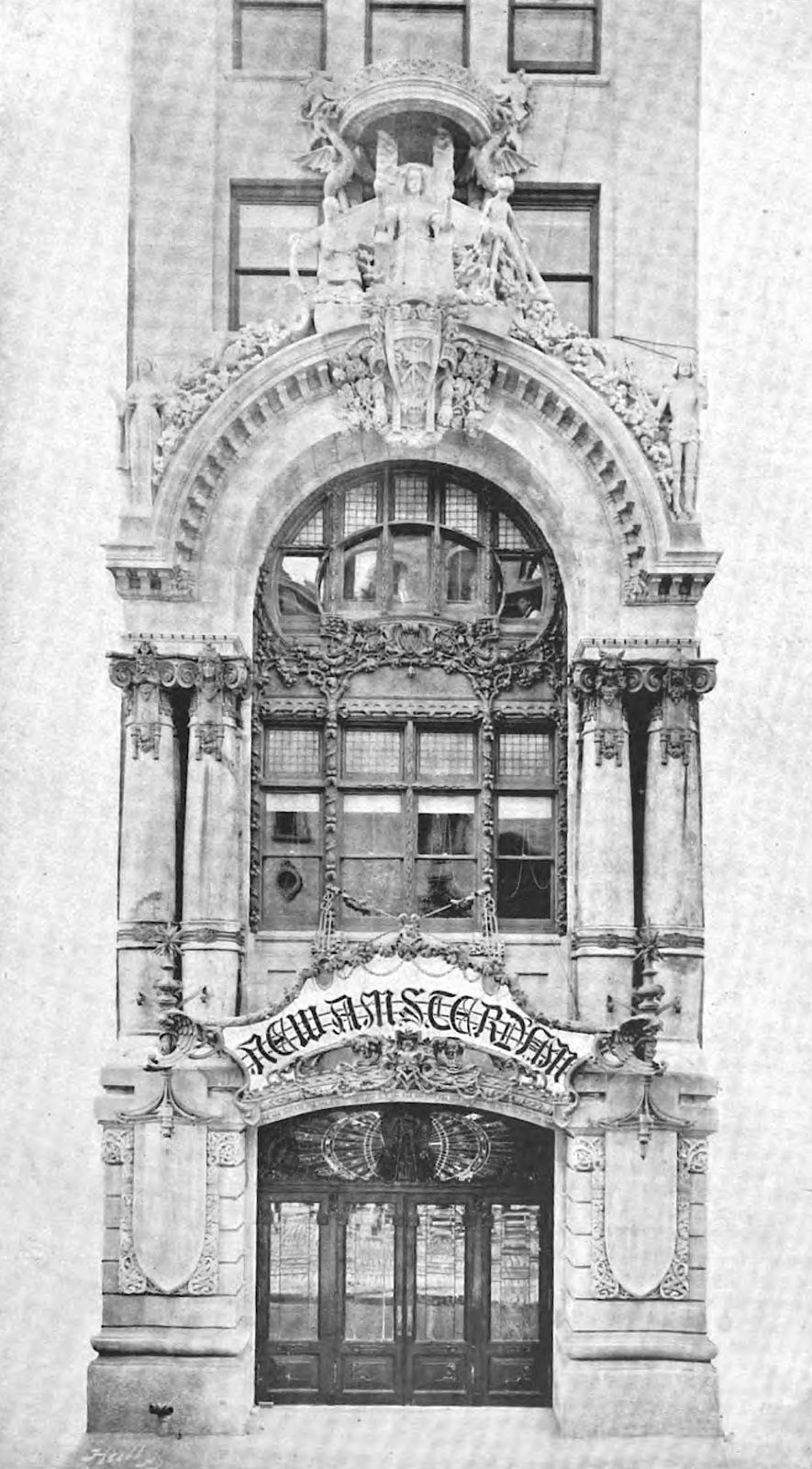 The New Amsterdam Theatre, where it played in 1912.