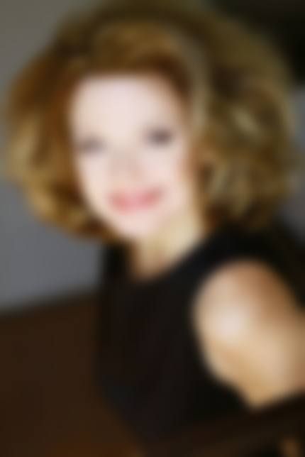 Alison Fraser, blurred