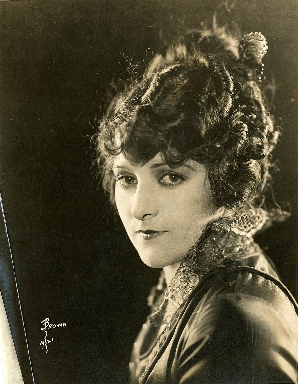Lois Lee