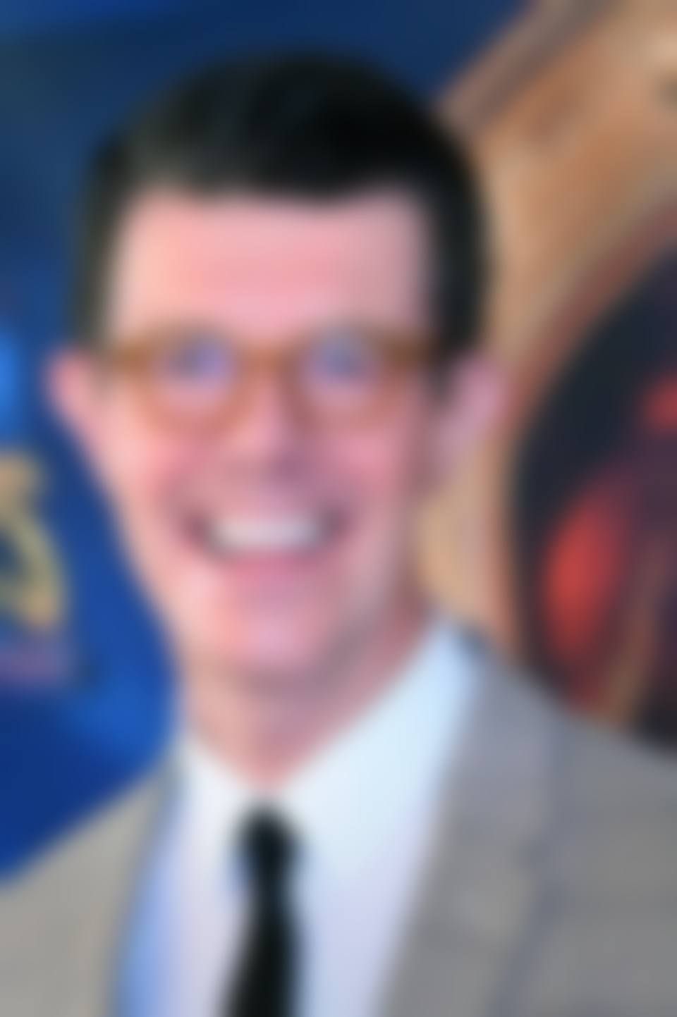 Gavin Lee, blurred